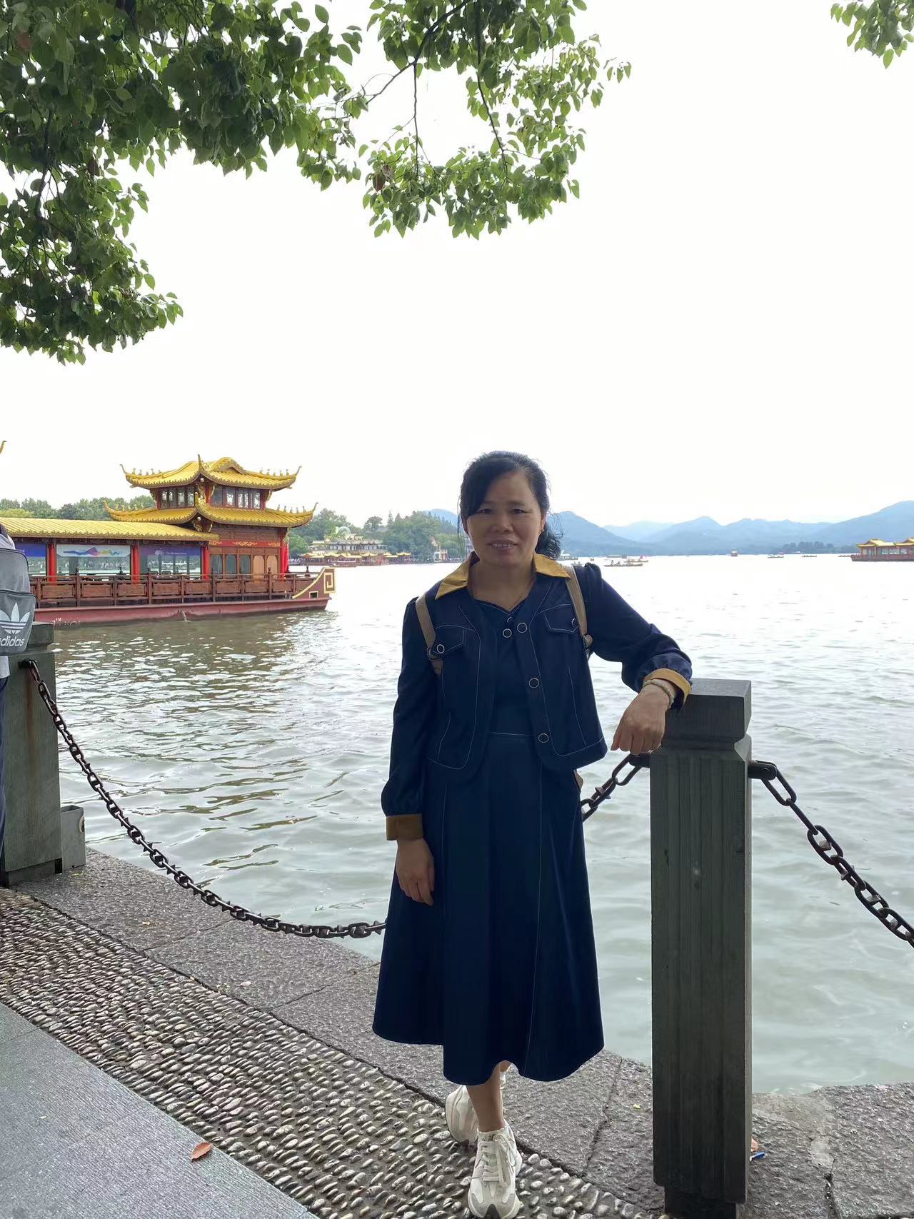 杨阿姨照片