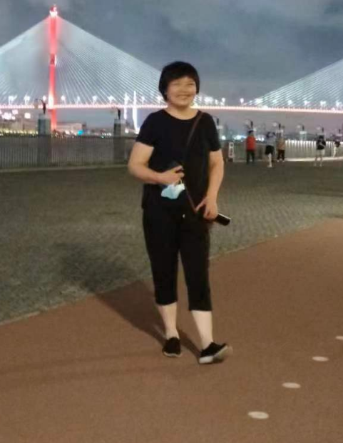 阿姨照片